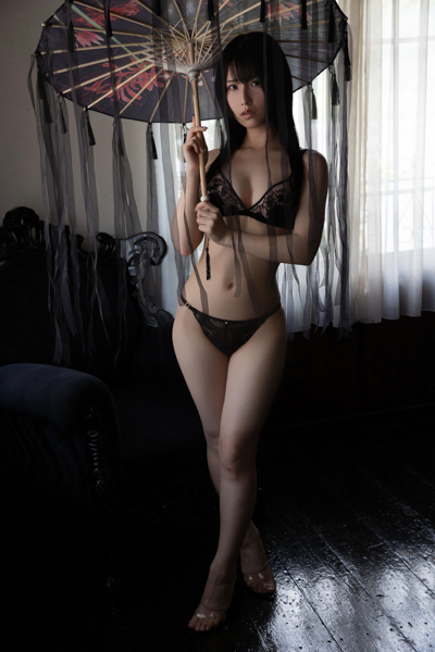 ステージではクールな#2i2・森嶋あんりが中華娘に！？10月24日（金）発売の『ヤングアニマル』に登場