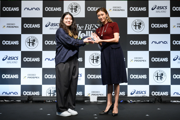 山田優、南海キャンディーズ・山崎静代、「OCEANS The BEST Wellbeings 2025」受賞者披露セレモニーに登場！