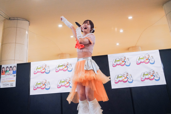 アップアップガールズ（２）新曲初披露！『にきちゃん Road to Zepp アップアップガールズ（２）×ロージークロニクル』発表！10月26日にきちゃん大勝負っ！に向けて！フリーライブin汐留【レポート】