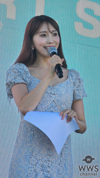 森咲智美、清潔感あふれるミニ丈スポーティコーデでファン魅了！