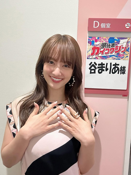 谷まりあ、美脚あらわな上品ワンピース姿を公開