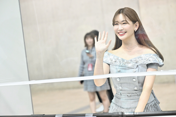 前田敦子らOGメンバー登場！AKB48 66thシングル『Oh my pumpkin!』発売記念イベント「東京握手会」を開催！