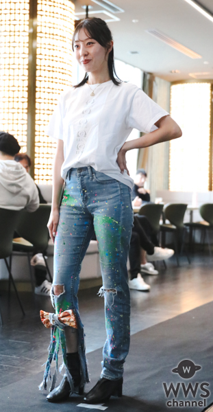 【写真特集】藤江れいな、美脚スラリなデニム姿でランウェイを歩く！＜OMOTESANDO TIARA RUNWAY2025＞