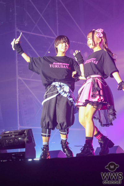 【写真特集】ほっぺにキッス！MOON RABBiTS・下町あお＆平野萌音、「#FR2梅 」衣装でランウェイを歩く！〈GIGA•GIGA SONIC presented by UtaTen / チェキチャ！〉