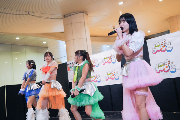 アップアップガールズ（２）新曲初披露！『にきちゃん Road to Zepp アップアップガールズ（２）×ロージークロニクル』発表！10月26日にきちゃん大勝負っ！に向けて！フリーライブin汐留【レポート】