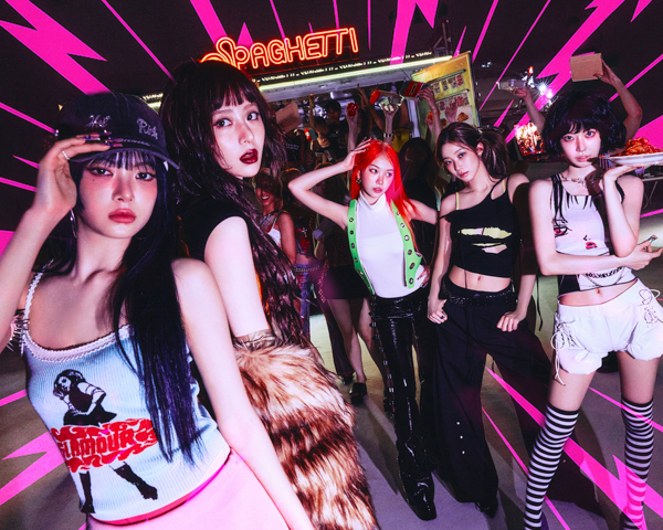 LE SSERAFIM、1st Single ‘SPAGHETTI’の最初のコンセプト「CHEEKY NEON PEPPER」公開！
