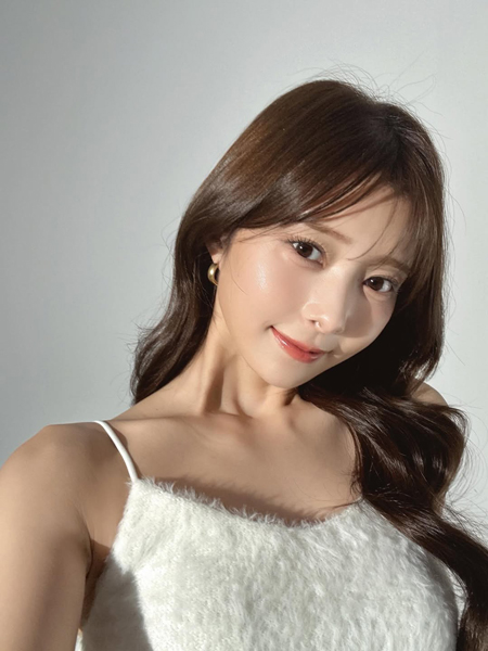 松川星、美肌みせモノトーンコーデにファン絶賛！「美人過ぎる」