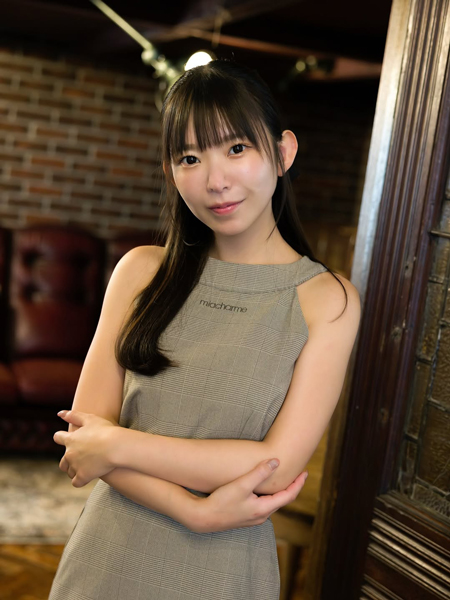 長澤茉里奈、大人可愛い韓国風ファッションで魅力爆発！