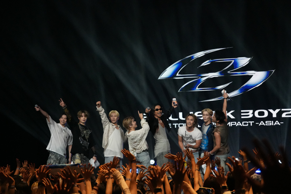 BALLISTIK BOYZ、アジアツアーで上海初上陸！サプライズでEXILE AKIRAも駆けつける！