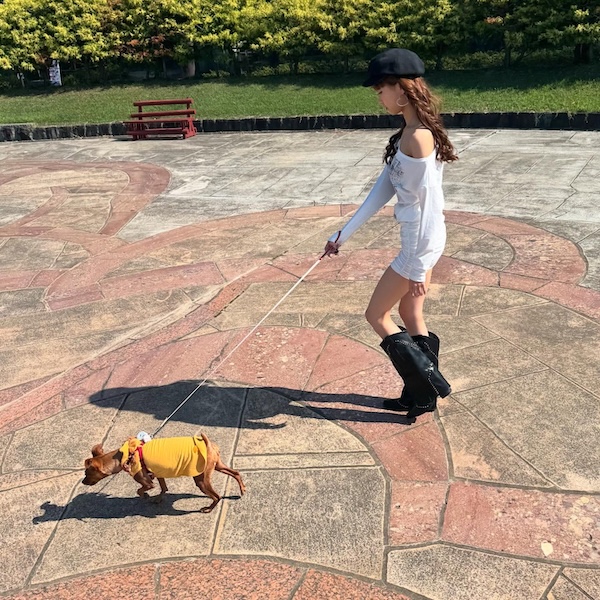 女子高生モデル・こいろん、可愛すぎるホワイトミニコーデ披露！