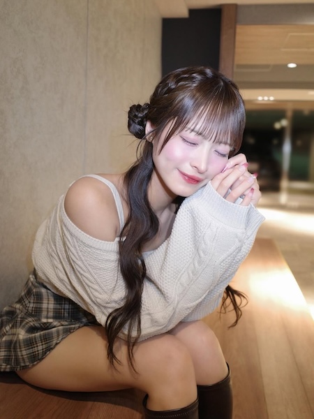 元NMB48・清水里香、美太ももあらわなミニスカコーデ公開！