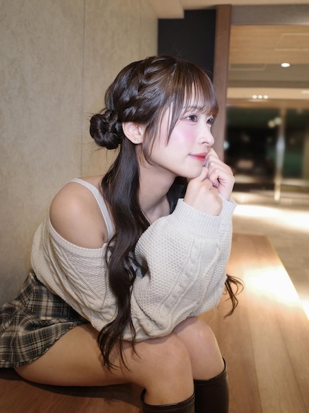 元NMB48・清水里香、美太ももあらわなミニスカコーデ公開！