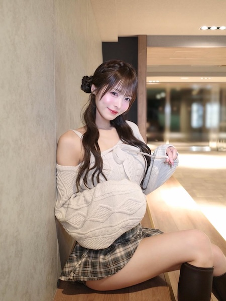 元NMB48・清水里香、美太ももあらわなミニスカコーデ公開！