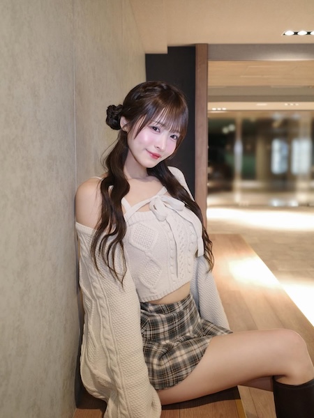 元NMB48・清水里香、美太ももあらわなミニスカコーデ公開！