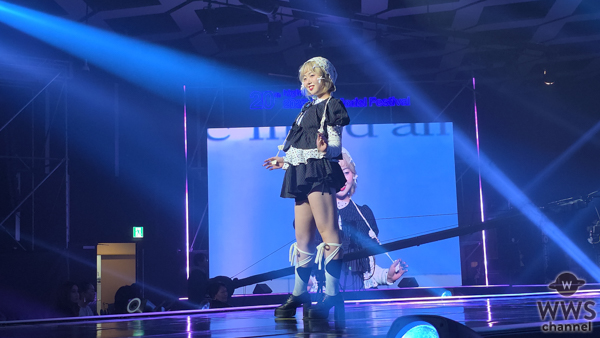【動画】レトロガーリー系ブランド・mienステージに日本人モデルがミニスカコーデで登場！＜Asia Open Collection(Asia Model Festival 2025)＞