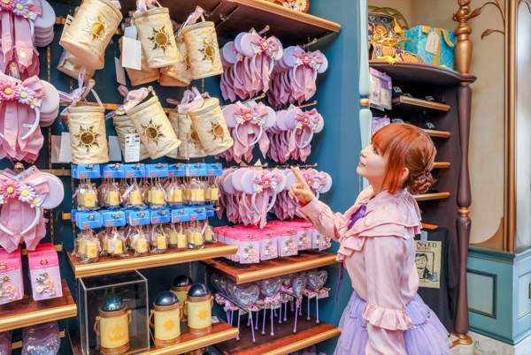 しょこたんの東京ディズニーリゾート(R)愛をぎゅっと詰め込んだ一冊！中川翔子がナビゲートする待望のガイドブックが１０月１７日（金）発売！