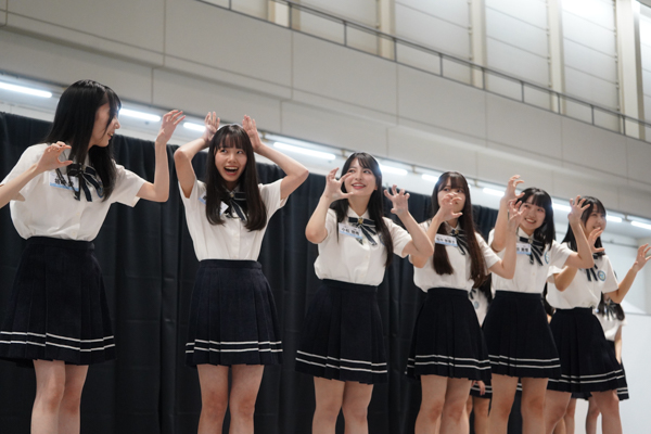 STU48、12thシングル劇場盤発売記念イベントを京都で開催！4期研究生18名が初の握手会に参加、ファンとの交流を深める