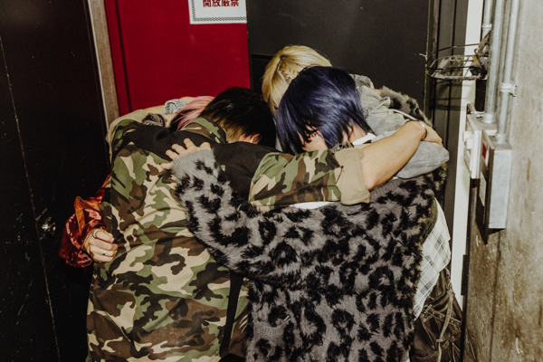 【ライブレポート】 MAQIA、観客たちの心の声と思いを一つにした景色を描く！＜MAQIA ONEMAN TOUR「灯火」公演＞