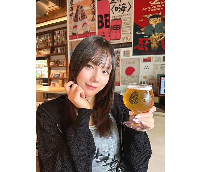 今注目度No.1で話題の美少女『涼森れむ』お酒を片手に可愛すぎるオフショット公開！