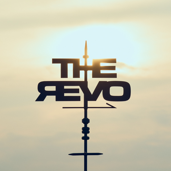 ポルノグラフィティ新曲「THE REVO」(ザレヴォ)MUSIC VIDEOが解禁！！心の中に城塞を作り引きこもる少女、音楽が彼女の心に風を起こし、殻を破り心を解き放つ。
