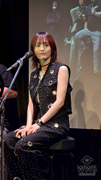 【動画】山本彩、クールなブラックコーデで登場！ラフォーレ原宿でフェンダーの魅力語る。＜FENDER EXPERIENCE 2025＞