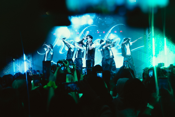 PSYCHIC FEVER＆WOLF HOWL HARMONY、シンガポールにて開催の世界三⼤⾳楽⾒本市「MUSIC MATTERS LIVE 2025」でパフォーマンス！