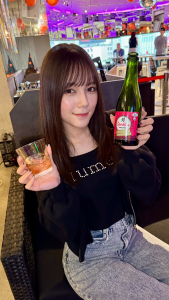 「お酒が似合ういい女」涼森れむ、梅酒を片手に可愛すぎるオフショット公開