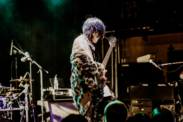 【ライブレポート】 MAQIA、観客たちの心の声と思いを一つにした景色を描く！＜MAQIA ONEMAN TOUR「灯火」公演＞