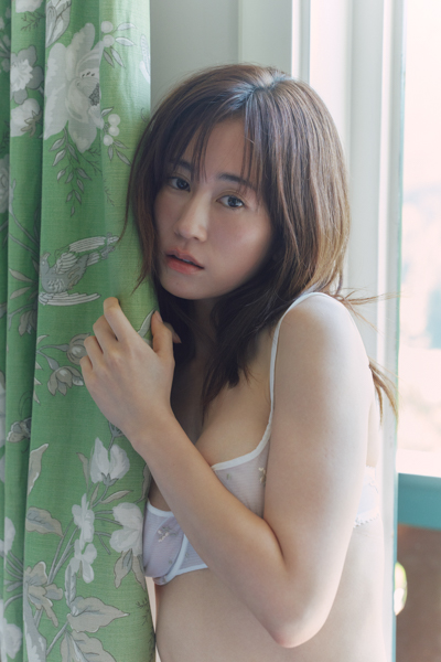 前田敦子最後の写真集発売が決定！大人の恋をテーマに過去最大露出にも挑戦&先行カット解禁！