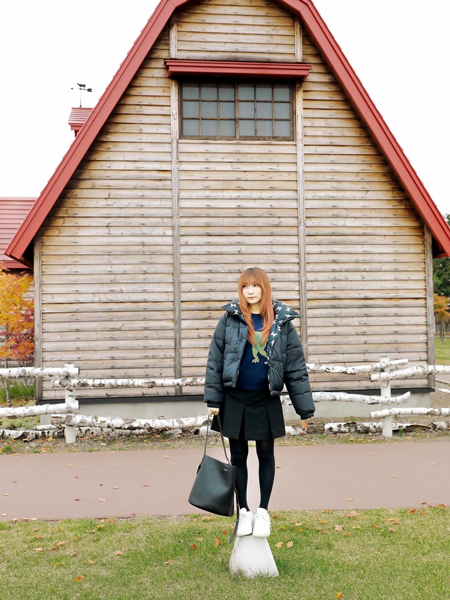 幾田りら、美脚きわだつ黒タイツ×暗色コーデでファン魅了「いくらさん、ほんとに可愛い！」