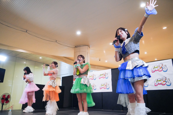 アップアップガールズ（２）新曲初披露！『にきちゃん Road to Zepp アップアップガールズ（２）×ロージークロニクル』発表！10月26日にきちゃん大勝負っ！に向けて！フリーライブin汐留【レポート】