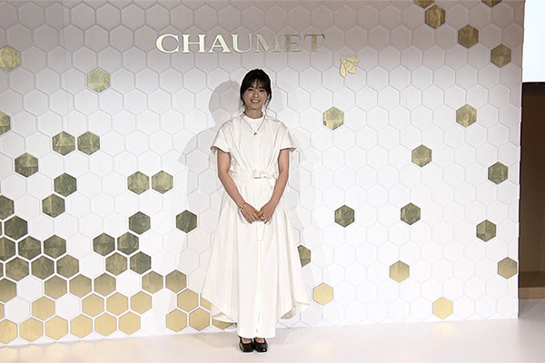 【動画】西野七瀬、大阪・関西万博 2025フランス館に白のシャツワンピで登場！＜Chaumet, an Ode to Living Nature ショーメ、自然美への賛歌＞
