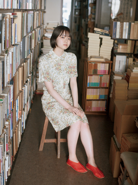 つばきファクトリー福田真琳のファースト写真集は長崎を舞台にしたシネマティックアート作品