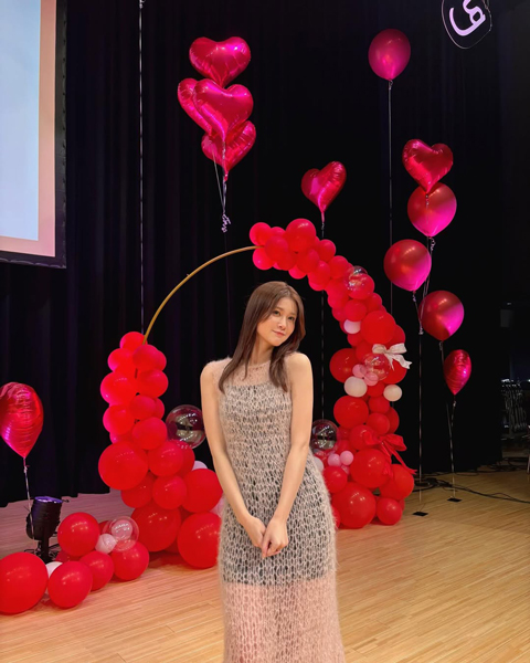 「あかぁーーん！かわいすぎる」生見愛瑠、大人っぽいドレス姿にファン歓喜の声