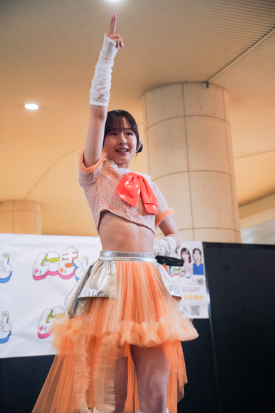 アップアップガールズ(2)新曲初披露!『にきちゃん Road to Zepp アップアップガールズ(2)×ロージークロニクル』発表!10月26日にきちゃん大勝負っ!に向けて!フリーライブin汐留【レポート】