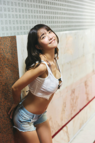 アイドルグループ #2i2・天羽希純、攻めた衣装でDOLCE表紙初掲載！「表情も色んなのに挑戦しました」