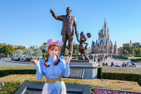 しょこたんの東京ディズニーリゾート(R)愛をぎゅっと詰め込んだ一冊！中川翔子がナビゲートする待望のガイドブックが１０月１７日（金）発売！