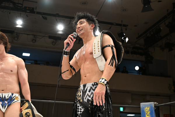 THE RAMPAGE 武知海青、プロレス王鈴木みのるとの対戦を乗り越えて初のKO-D6人タッグ王座死守！