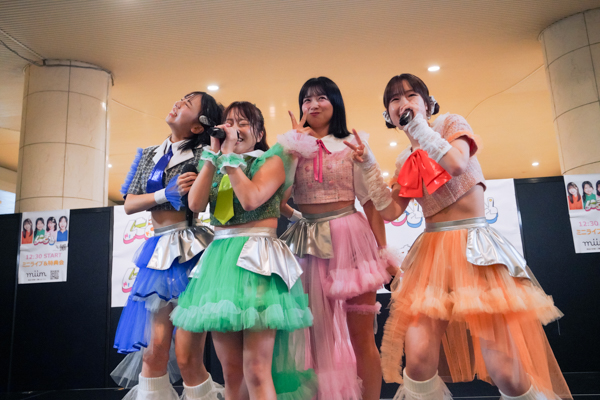 アップアップガールズ（２）新曲初披露！『にきちゃん Road to Zepp アップアップガールズ（２）×ロージークロニクル』発表！10月26日にきちゃん大勝負っ！に向けて！フリーライブin汐留【レポート】