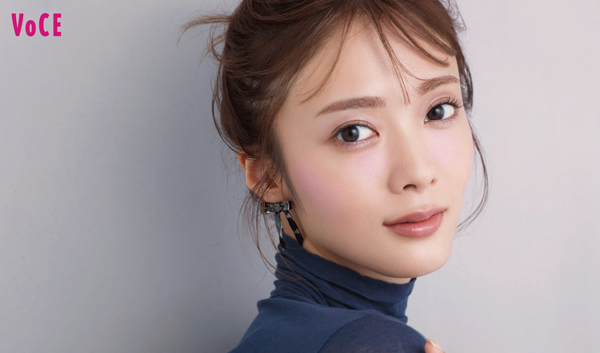 櫻坂46・VOCEレギュラーモデルの田村保乃がVOCE12月号に出演！「２点チーク」の企画で魅せた別人格の２面性！？