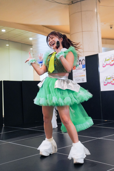 アップアップガールズ(2)新曲初披露!『にきちゃん Road to Zepp アップアップガールズ(2)×ロージークロニクル』発表!10月26日にきちゃん大勝負っ!に向けて!フリーライブin汐留【レポート】