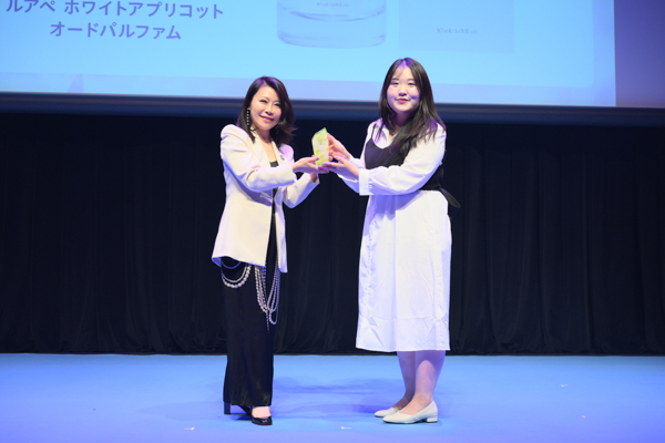 『FRAGRANCE Person of the Year 2025』受賞の高橋恭平(なにわ男子)、スペシャルゲストのHONG EUNCHAE (LE SSERAFIM)、フレグランスプロデューサーの重盛さと美が登場し、年に一度の祭典を彩る！フレグランスの祭典「FRAGRANCE DAY 2025」開催