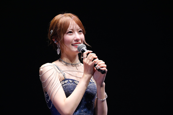 山本彩、渋谷凪咲らも駆けつけた、9年半の軌跡と感謝を刻んだ小嶋花梨卒業コンサート！