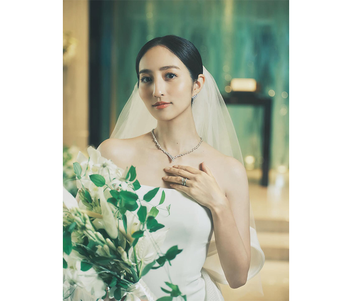 堀田茜、美しすぎるウェディングドレス姿に釘付け！「絵画の様に美しい」