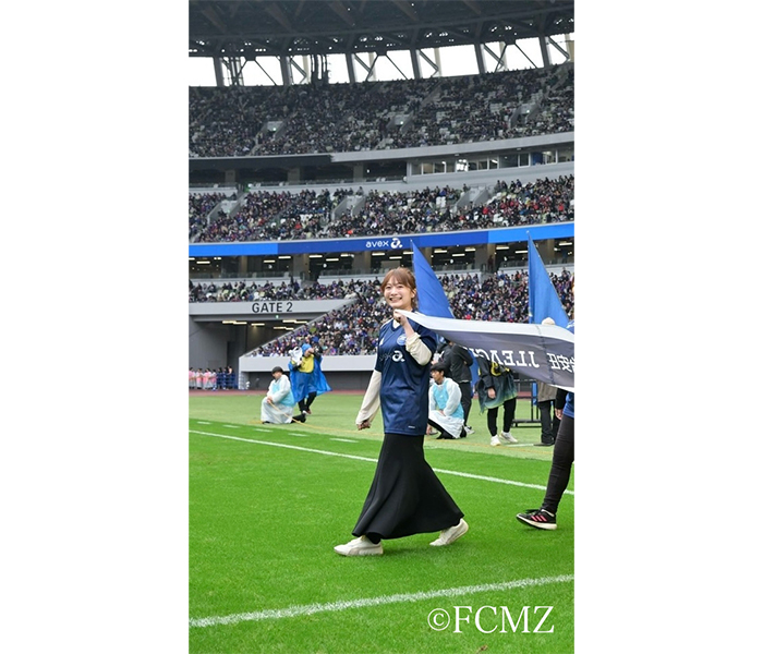 福田愛依、エイベックス・マッチデーのフラッグベアラーに登場！