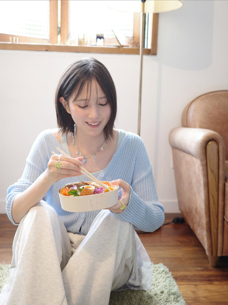 本田翼、美太ももあらわな冬コーデなど豪華ショット大公開！