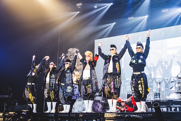 【ライブレポート】氣志團、幕張メッセを爆音ジャック！バイクアクセルコールのド派手演出でフェスの狼煙を上げる＜サントリー オールフリーpresents 氣志團万博2025 関東爆音パビリオン powered by Epson＞