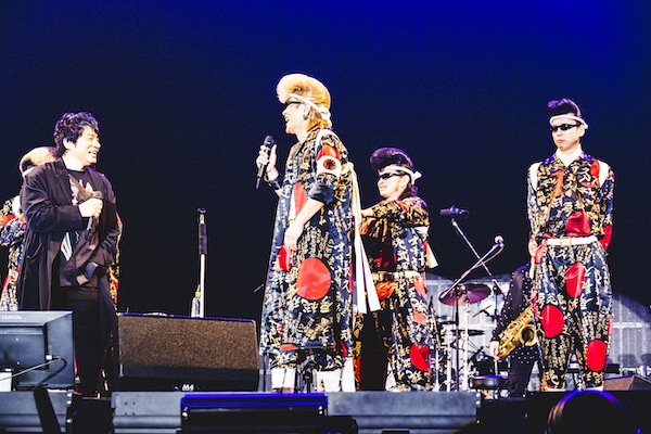 【ライブレポート】ASKA、氣志團・綾小路翔と『パラダイス銀河』熱唱！＜サントリー オールフリーpresents 氣志團万博2025 関東爆音パビリオン powered by Epson＞