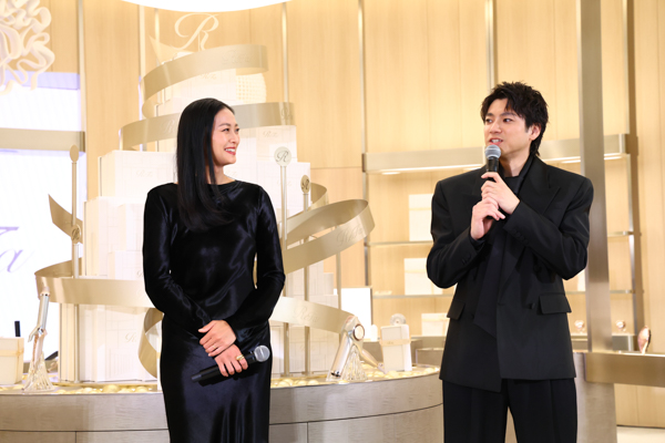 榮倉奈々・山田裕貴がReFaブランド史上最大の旗艦店に登場！榮倉「信じてもらえないほどの規模感」山田「人生初のテープカット圧倒されました」「ReFa GINZA」オープニングセレモニー開催　