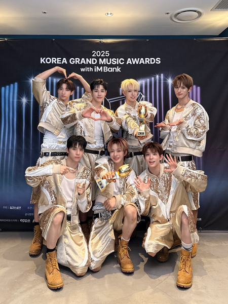 グローバル･ボーイズグループNEXZ、新曲「Beat-Boxer」MVがYouTube再生数3,000万回突破！！そして「2025 KOREA GRAND MUSIC AWARDS」に登場し、「K-POP Global Artist」「Hulu Japan人気賞」W受賞！！